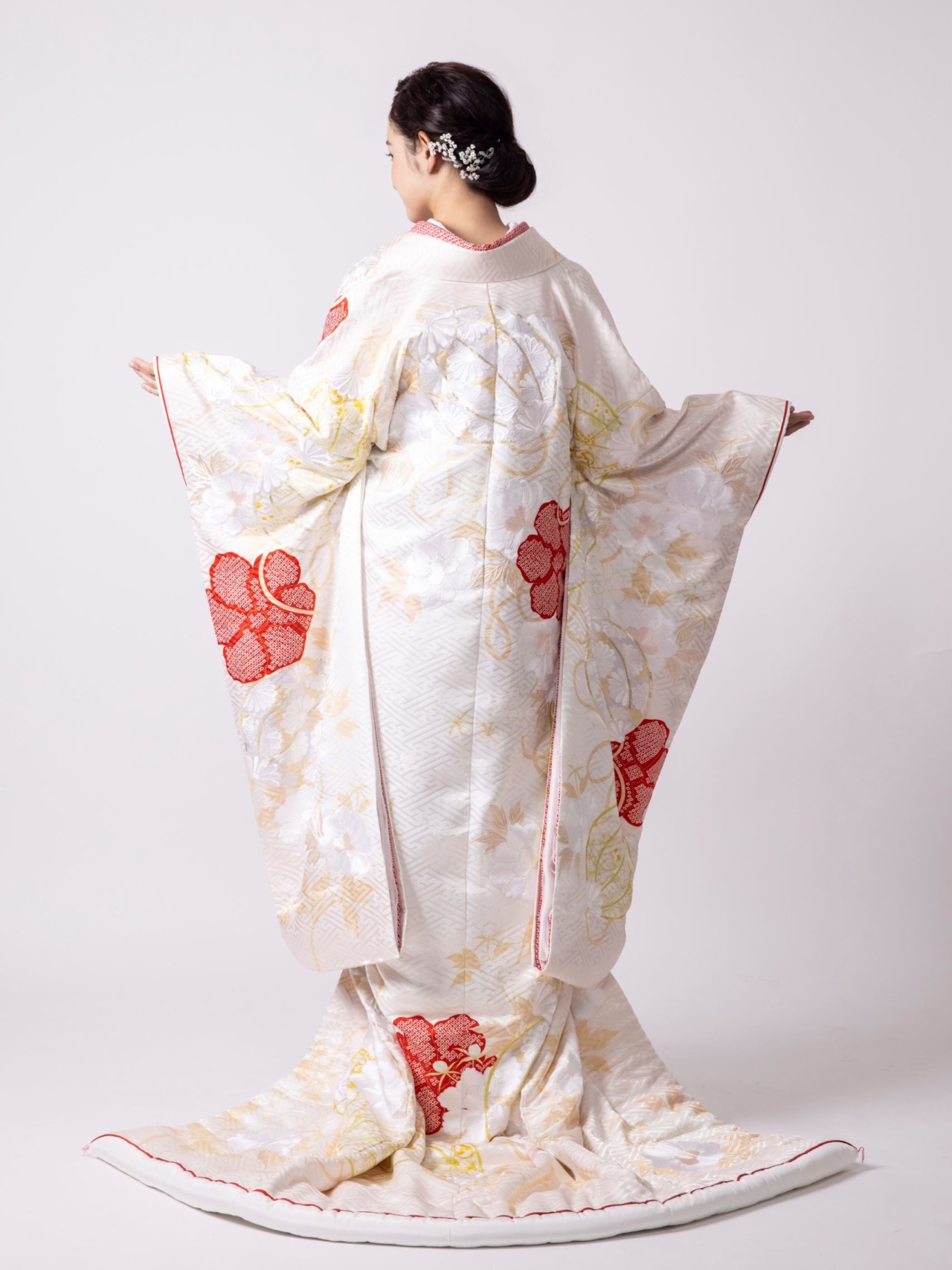 Fiore Bianca KIMONO JINJYA フィオーレ　ビアンカ　神社　神社挙式　着物　白無垢　色打掛　神社婚　神前式