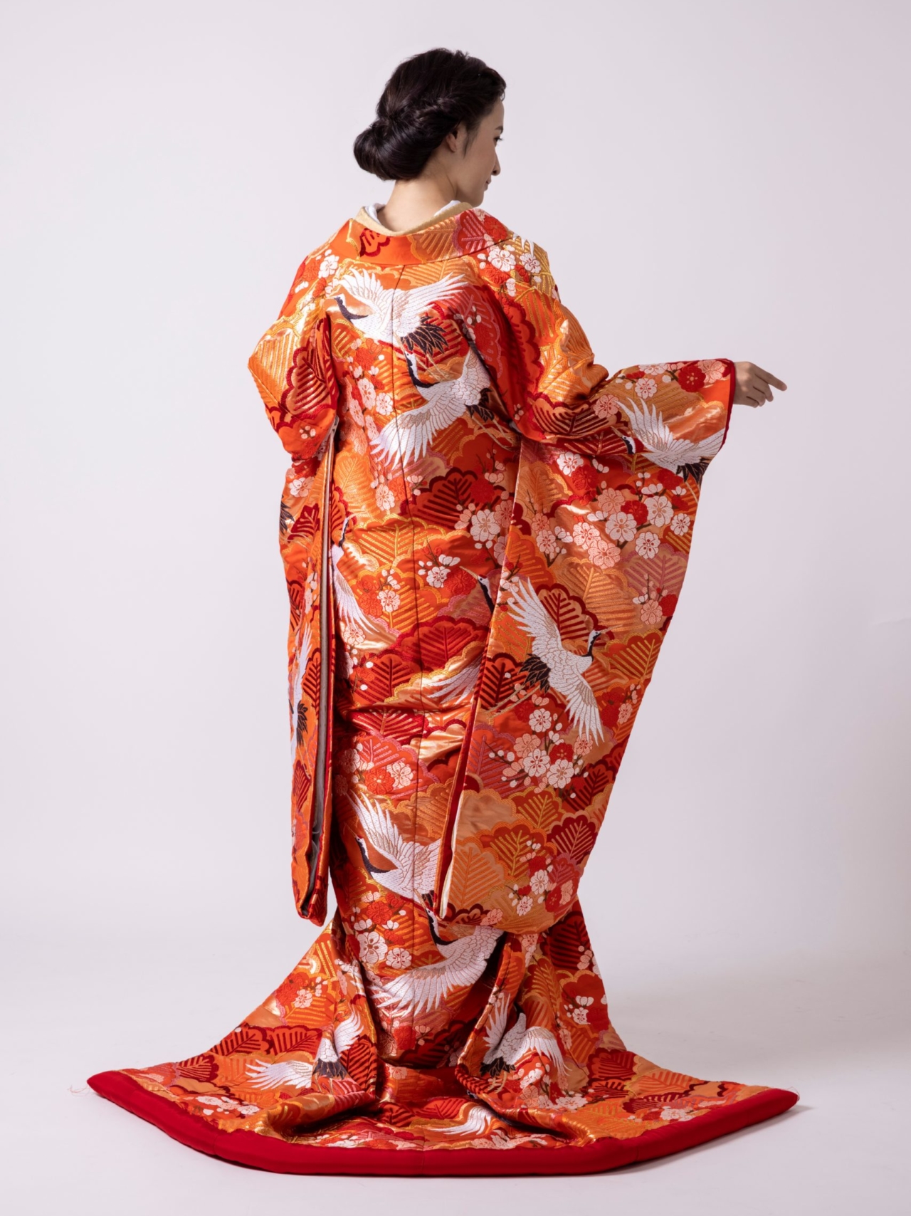 Fiore Bianca KIMONO JINJYA フィオーレ　ビアンカ　神社　神社挙式　着物　白無垢　色打掛　神社婚　神前式