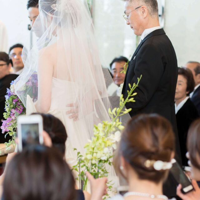 福岡　結婚式　ハカタギグランヒューリ　チャペル　教会式　ウェディングドレス