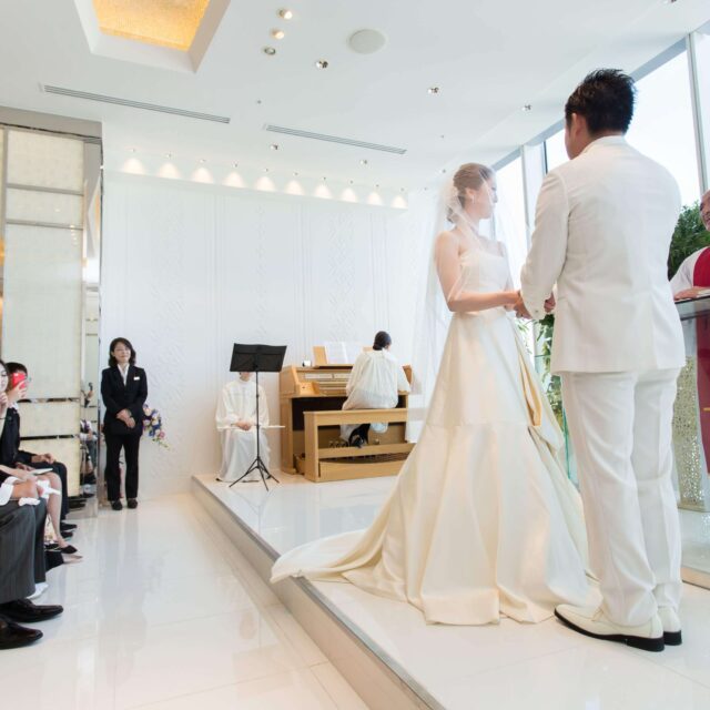 福岡　結婚式　ハカタギグランヒューリ　チャペル　教会式　ウェディングドレス　アントニオリーヴァ　ANTONIORIVA