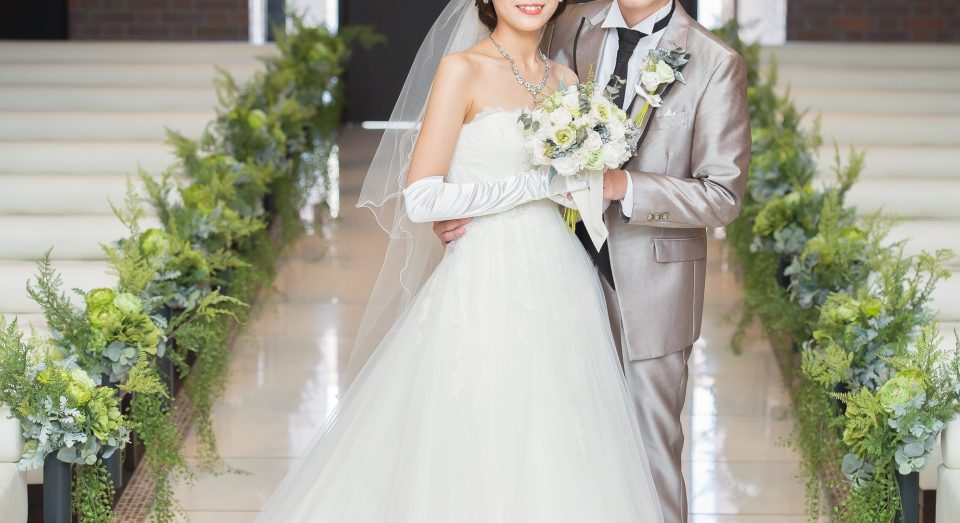 結婚式でのグローブの着用 メリットと選び方をご紹介♡ - ドレッシーズ