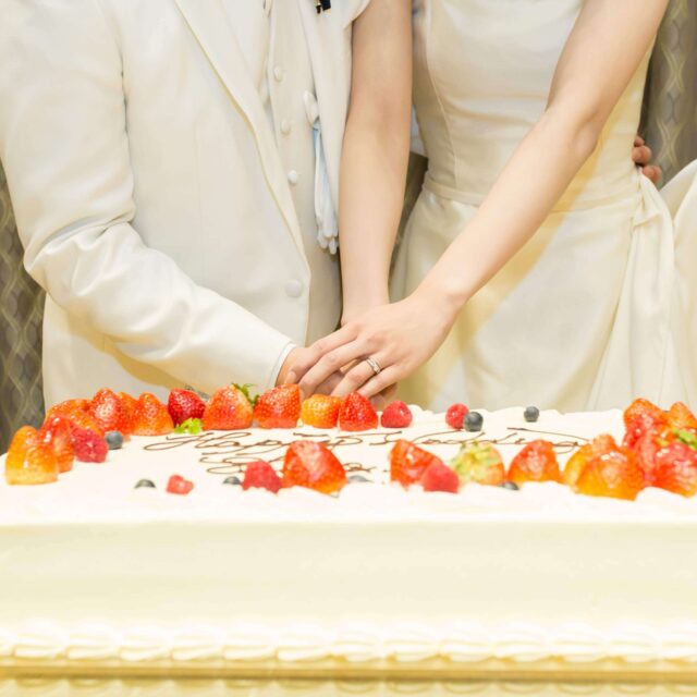 福岡　結婚式　ハカタギグランヒューリ　リュクスガーデン　披露宴　ウェディングケーキ