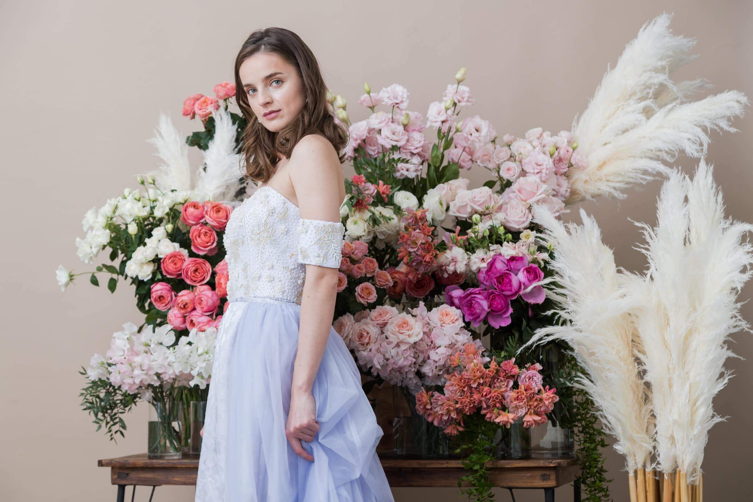 紫のカラードレスはアリ？パープルのカラードレスを自分らしく着こなそ