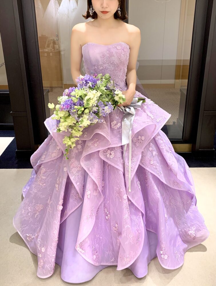贅沢なデザインが魅力的なラベンダーカラードレス - ドレッシーズ