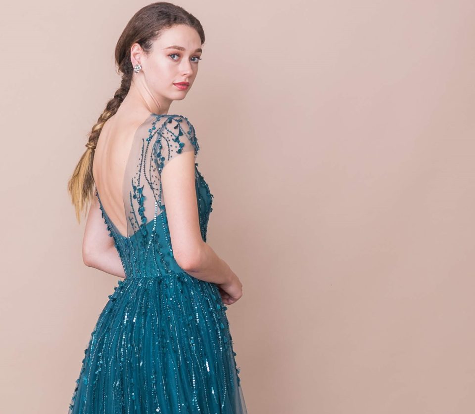 都会的 かっこいいウェディングドレス特集 年のオシャレ花嫁さまへのオススメは ドレッシーズ