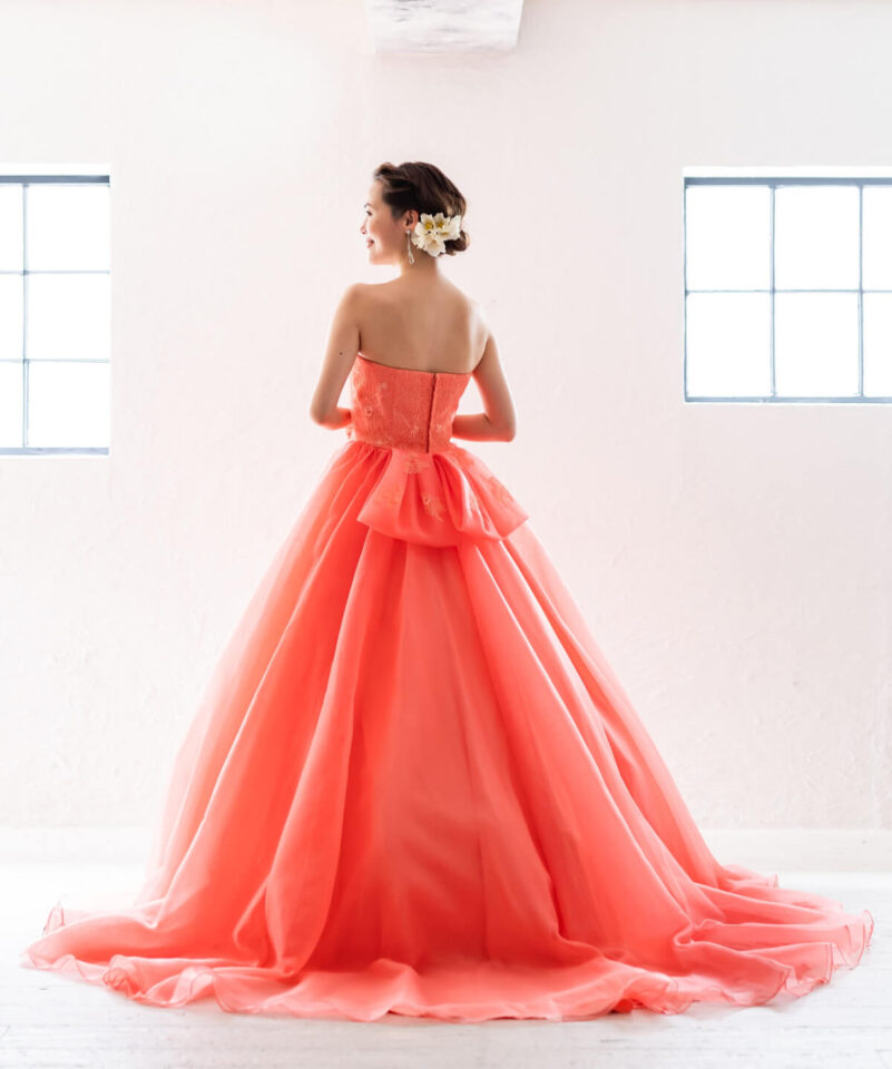 Fiore Biancaのフラミンゴカラーのカラードレス