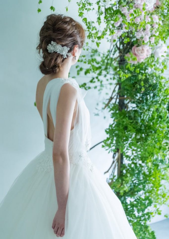 ウェディングドレスに似合う髪型選びの3つのコツと注意点 ドレッシーズ