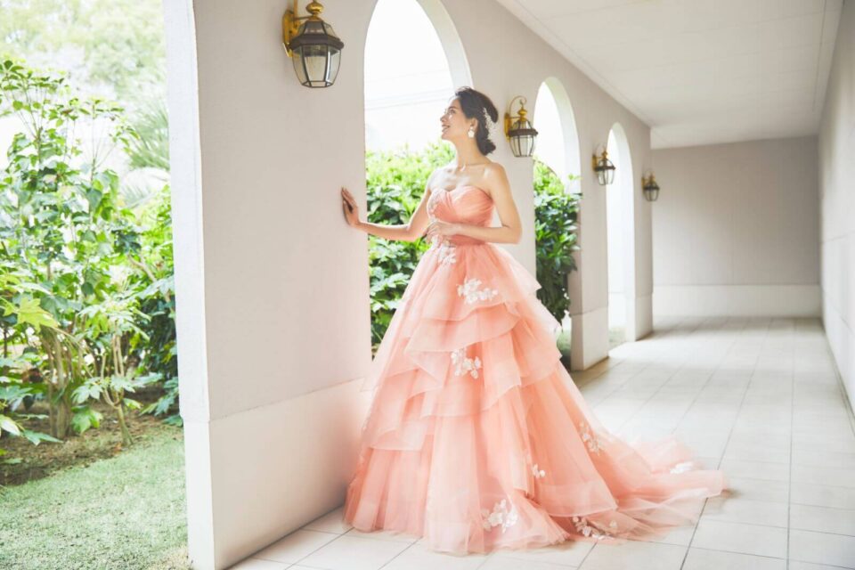 コーラルピンクのFiore Biancaオリジナルカラードレス