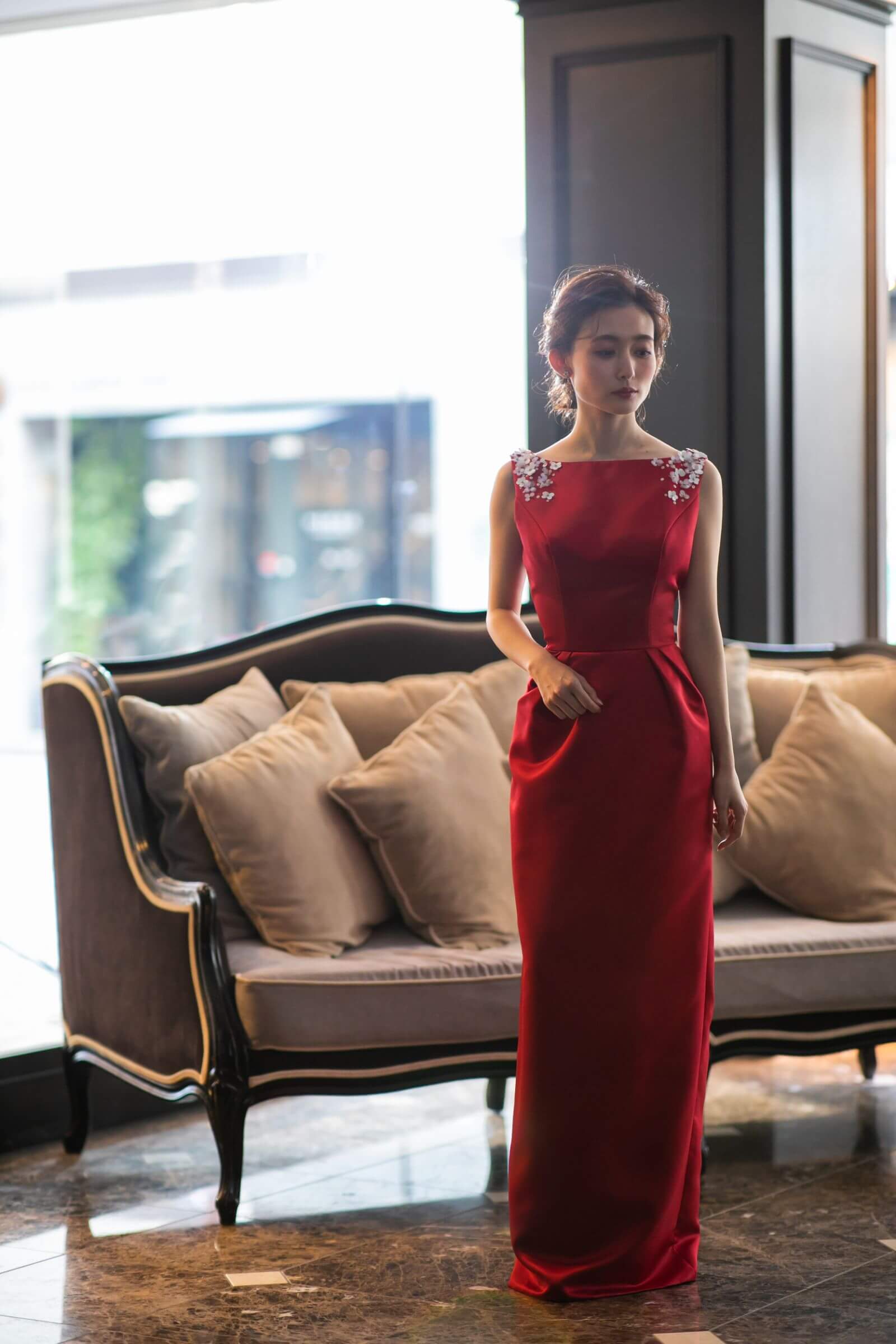 JUNO(ジュノ)オリジナルカラードレス“Henri” 艶やかな赤いドレスを 
