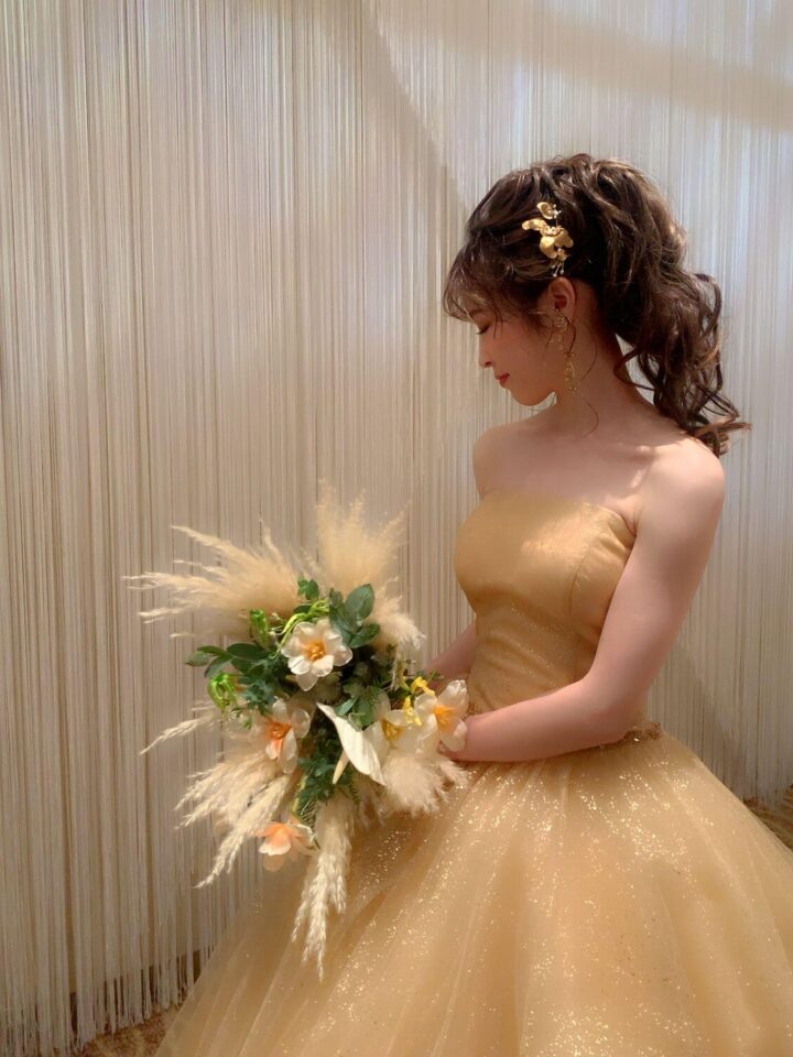 ゴールドのFiore Bianca(フィオーレビアンカ)オリジナルカラードレス